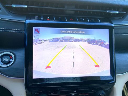 Used 2023 Jeep Grand Cherokee Limited image 25