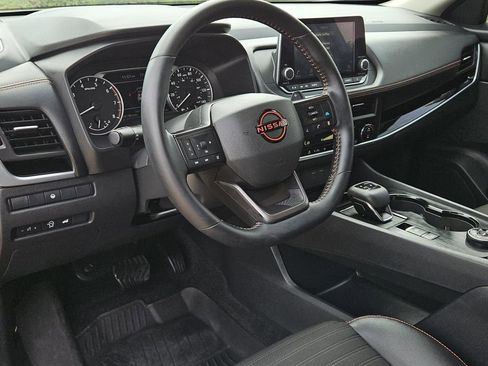 Used 2025 Nissan Rogue SV w/ Rock Creek Premium Package AWD/4WD image 26