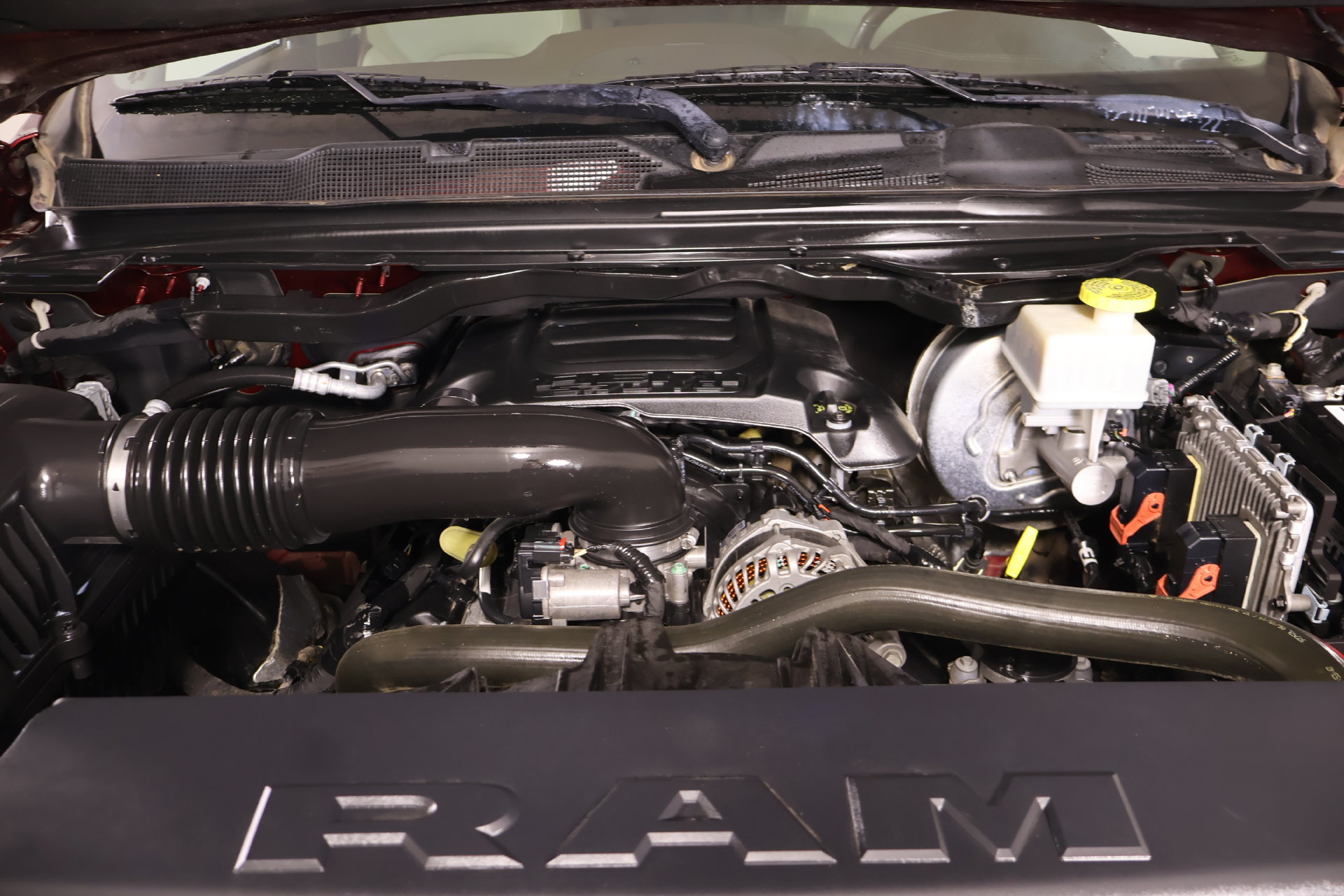 Used 2019 RAM 1500 Laramie AWD/4WD image 21