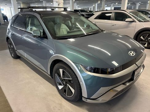 Used 2025 Hyundai Ioniq 5 Limited RWD image 2