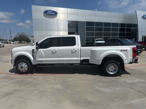 Used 2026 Ford F450 Lariat w/ Lariat Premium Package AWD/4WD image 8