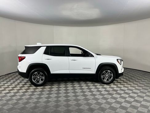 Used 2025 GMC Terrain Elevation image 5