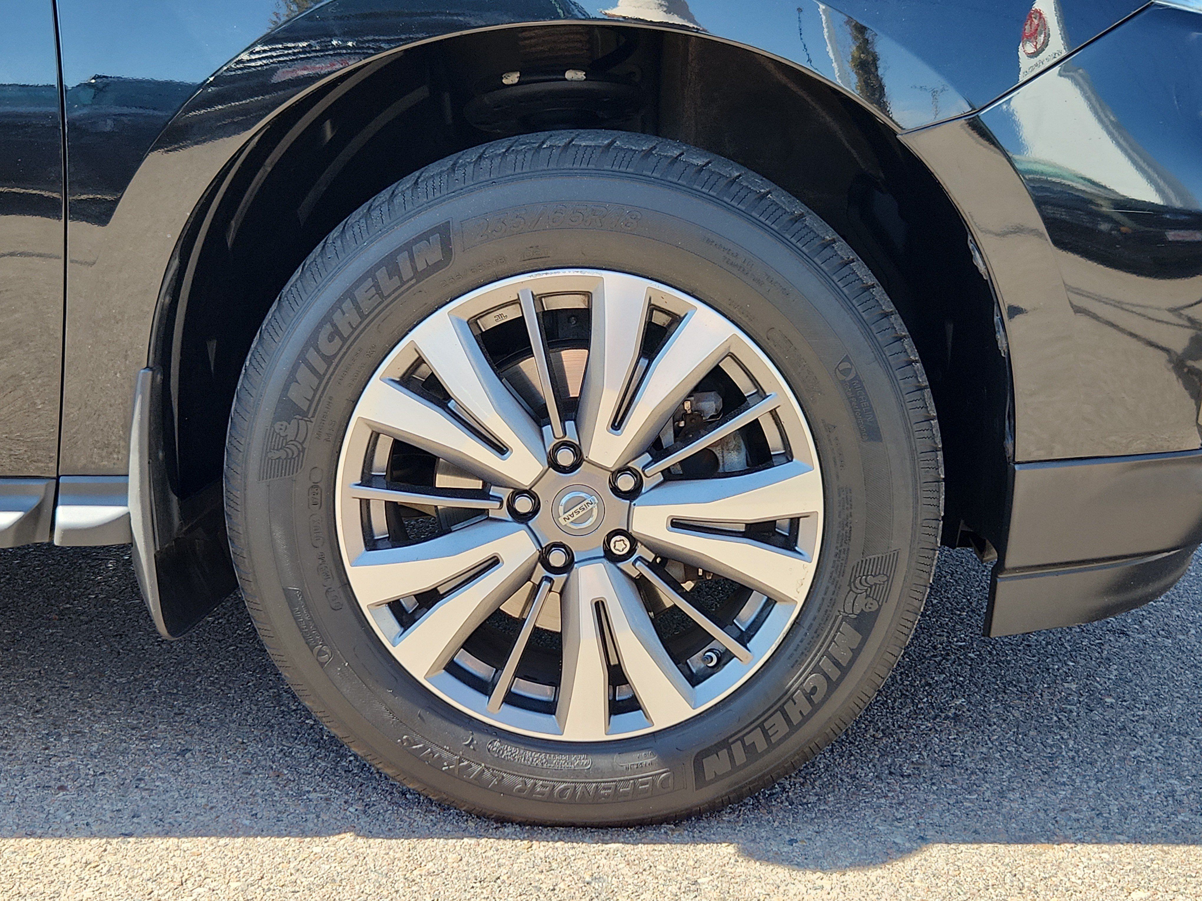 Used 2019 Nissan Pathfinder S AWD/4WD image 18