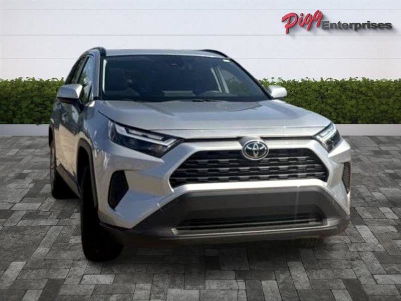 Used 2025 Toyota RAV4 XLE w/ Convenience Package AWD/4WD image 6