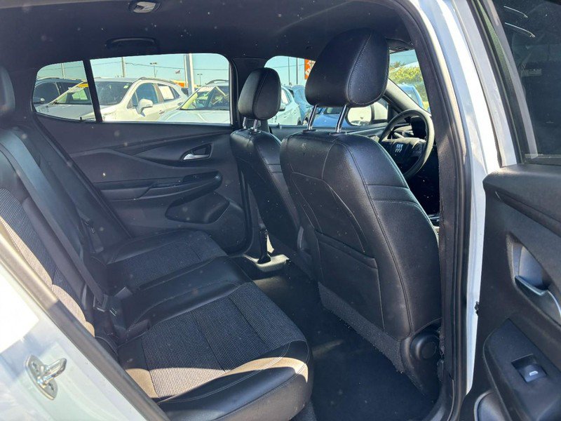 Used 2025 Buick Envista Preferred FWD image 13