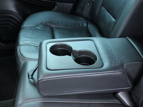 Used 2015 Ford Taurus Limited w/ Equipment Group 301A image 28