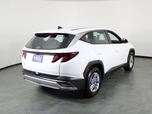 Certified 2026 Hyundai Tucson SE FWD image 16