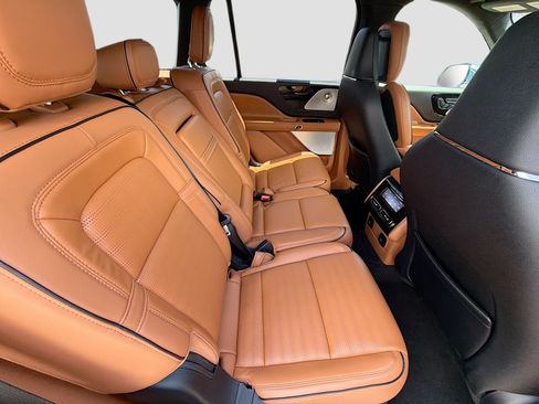 Used 2021 Lincoln Aviator Black Label w/ Dynamic Handling Package AWD/4WD image 29