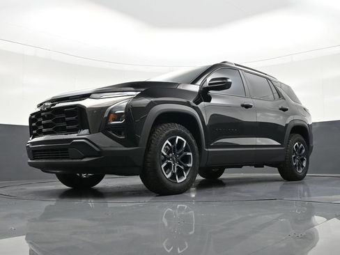 Used 2025 Chevrolet Equinox ACTIV w/ Safety and Technology Package image 23