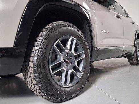 New 2026 GMC Terrain AT4 w/ Technology Package II AWD/4WD image 9