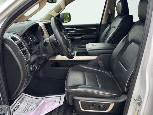 Used 2019 RAM 1500 Laramie AWD/4WD image 9
