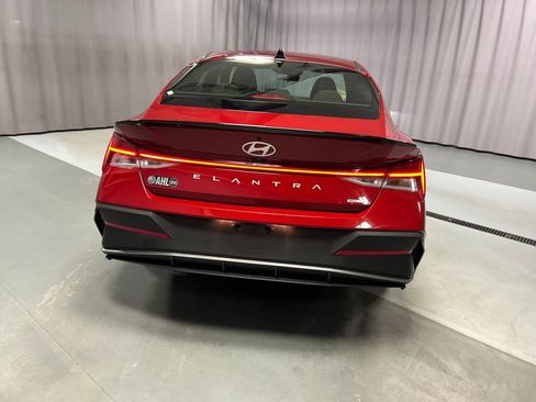 Used 2025 Hyundai Elantra SEL w/ Cargo Package image 6