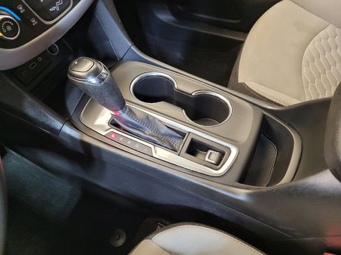 Used 2020 Chevrolet Equinox LS w/ LS Convenience Package FWD image 26