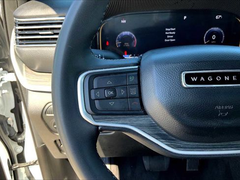 Used 2023 Jeep Wagoneer L Series III w/ Preferred Equipment Group image 22