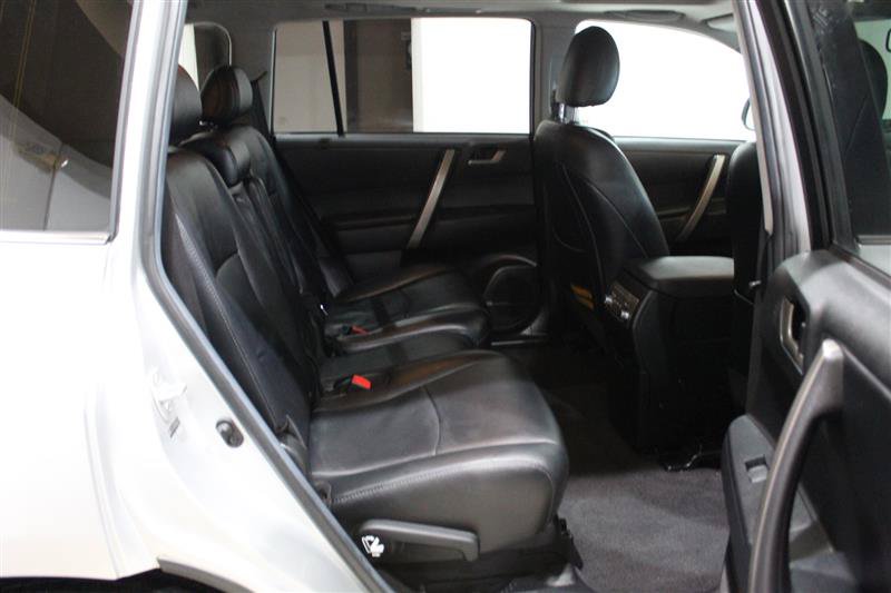 Used 2013 Toyota Highlander SE AWD/4WD image 31