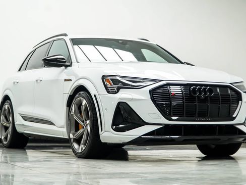 Used 2023 Audi e-tron S Prestige AWD/4WD image 4