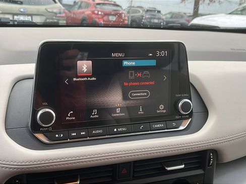 Used 2023 Nissan Rogue SV w/ SV Premium Package image 17