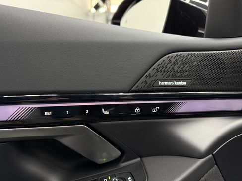 Used 2024 BMW i5 eDrive40i w/ M Sport Package image 11