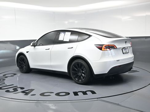 Used 2021 Tesla Model Y Long Range AWD/4WD image 7
