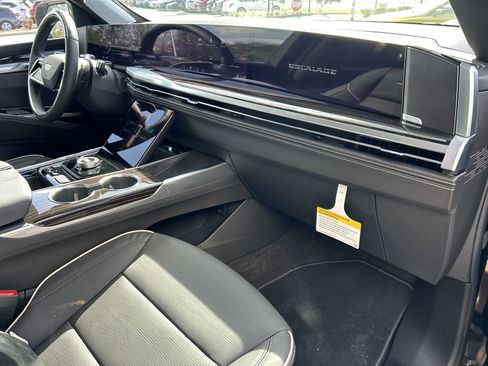 New 2026 Cadillac Escalade ESV Luxury w/ Touring Package image 12