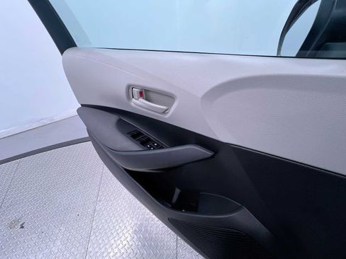 Used 2022 Toyota Corolla LE FWD image 31