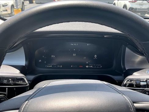 Used 2023 Lincoln Aviator 2WD image 13