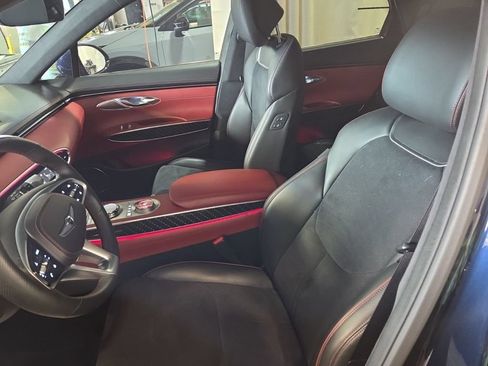 Used 2022 Genesis GV70 3.5T Sport w/ Sport Prestige Package AWD/4WD image 3