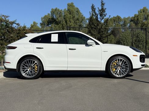 Certified 2022 Porsche Cayenne Turbo S image 8