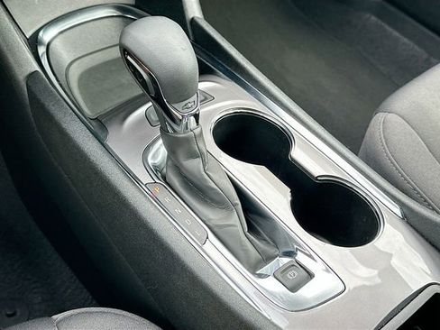 Used 2024 Chevrolet Malibu LT image 16