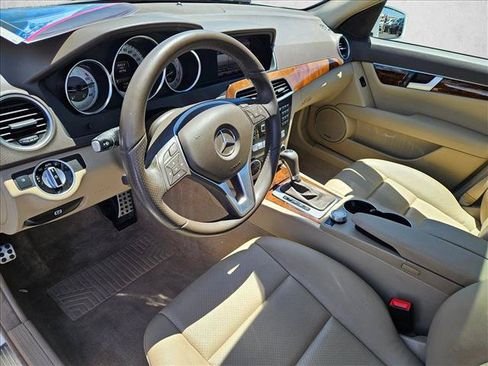Used 2013 Mercedes-Benz C 250 Sedan image 10