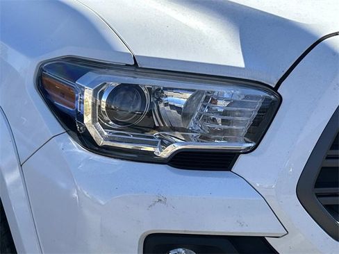 Used 2023 Toyota Tacoma TRD Sport image 8