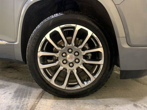 Used 2021 GMC Acadia Denali w/ Denali Technology Package image 9