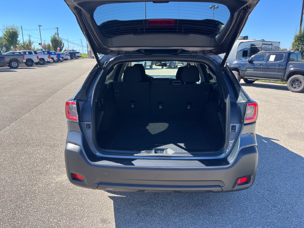 Used 2025 Subaru Outback Premium AWD/4WD image 29