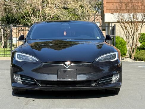 Used 2018 Tesla Model S 100D AWD/4WD image 2