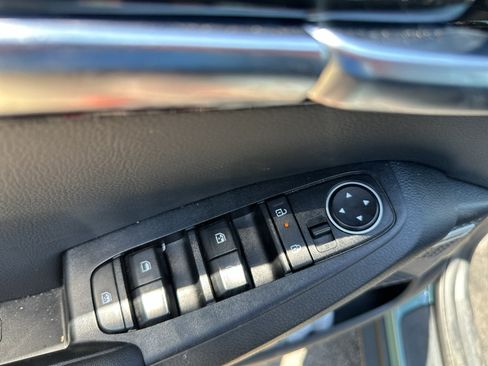 Used 2024 Kia Seltos SX w/ SX Sunroof Package AWD/4WD image 21