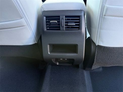 New 2025 Mitsubishi Outlander SE image 26