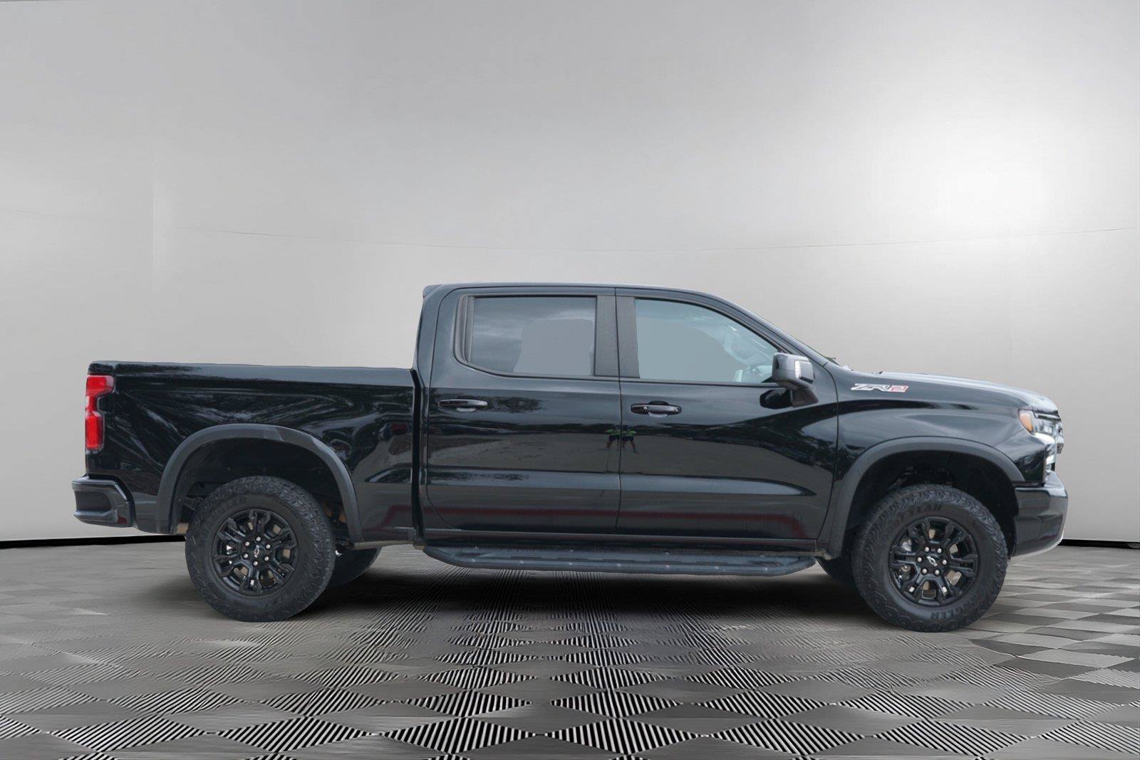 Used 2024 Chevrolet Silverado 1500 ZR2 w/ Technology Package AWD/4WD image 4