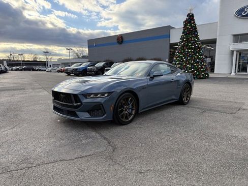 Used 2024 Ford Mustang GT Premium image 5