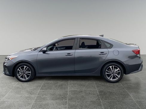Used 2024 Kia Forte LXS FWD image 2