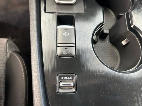 Used 2023 Nissan Rogue SV image 33