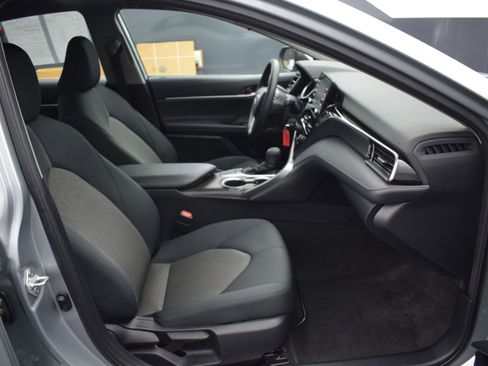 Used 2023 Toyota Camry LE image 10