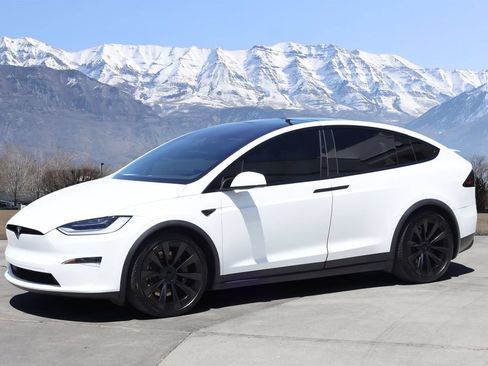 Used 2022 Tesla Model X Plaid AWD/4WD image 2