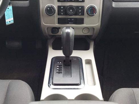 Used 2010 Ford Escape XLT image 14