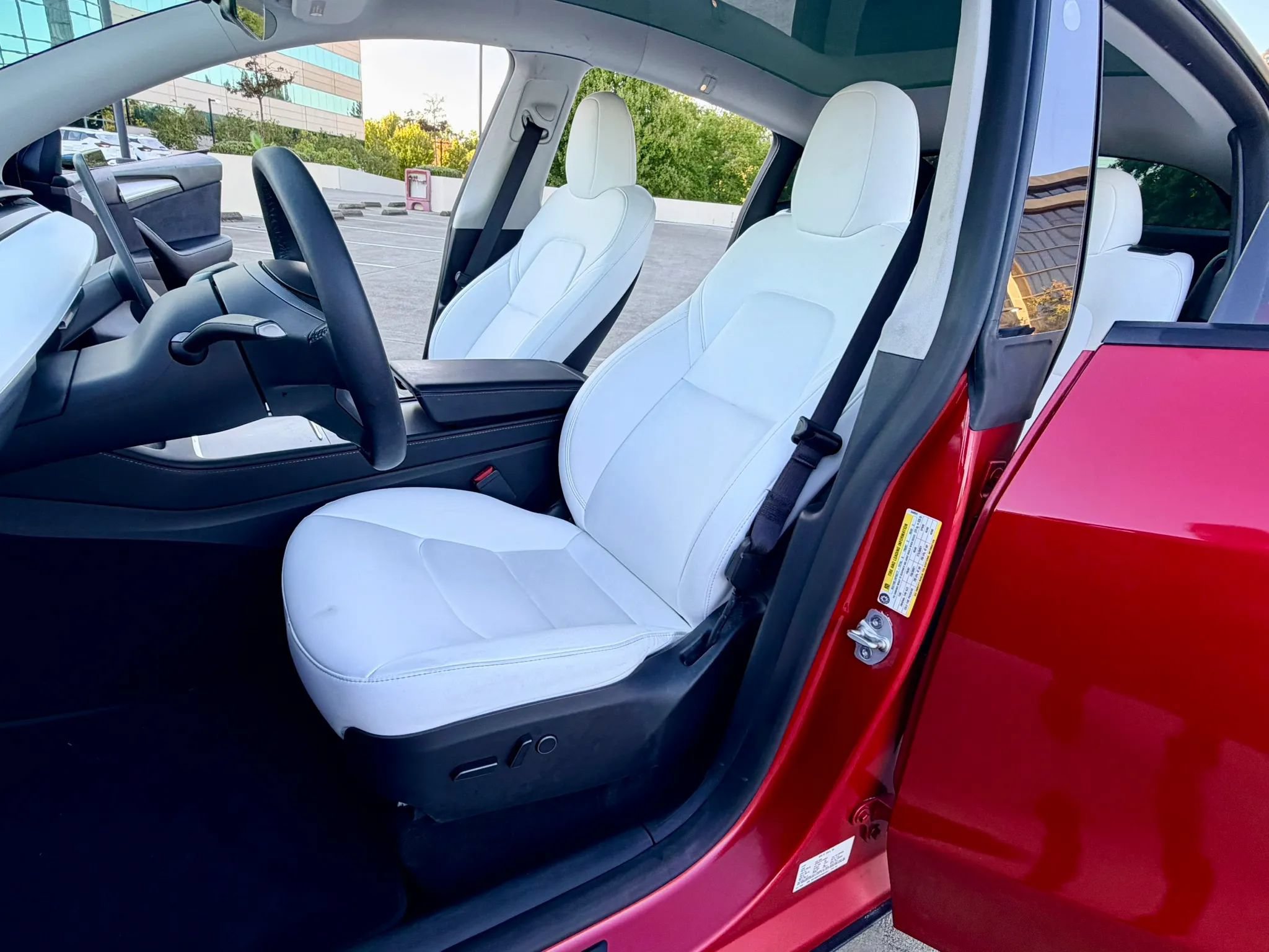 Used 2023 Tesla Model Y Long Range AWD/4WD image 26