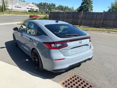Used 2023 Honda Civic Sport image 5