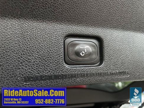 Used 2017 Ford Explorer XLT w/ Equipment Group 201A AWD/4WD image 28