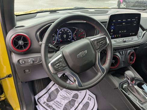 Certified 2024 Chevrolet Blazer RS w/ Driver Confidence II Package image 2