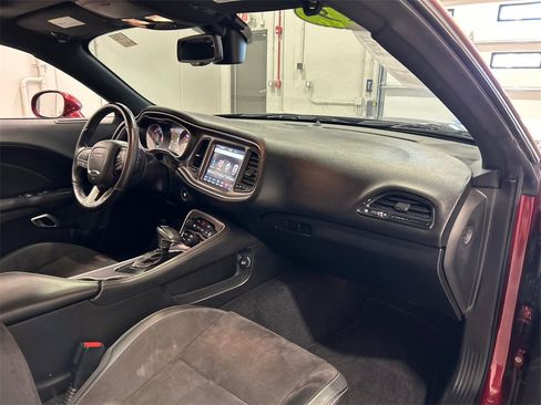 Used 2019 Dodge Challenger R/T Scat Pack w/ Widebody Package image 31