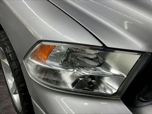 Used 2021 RAM 1500 Classic SLT AWD/4WD image 30