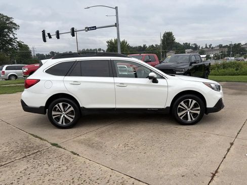 Used 2019 Subaru Outback 2.5i Limited AWD/4WD image 4